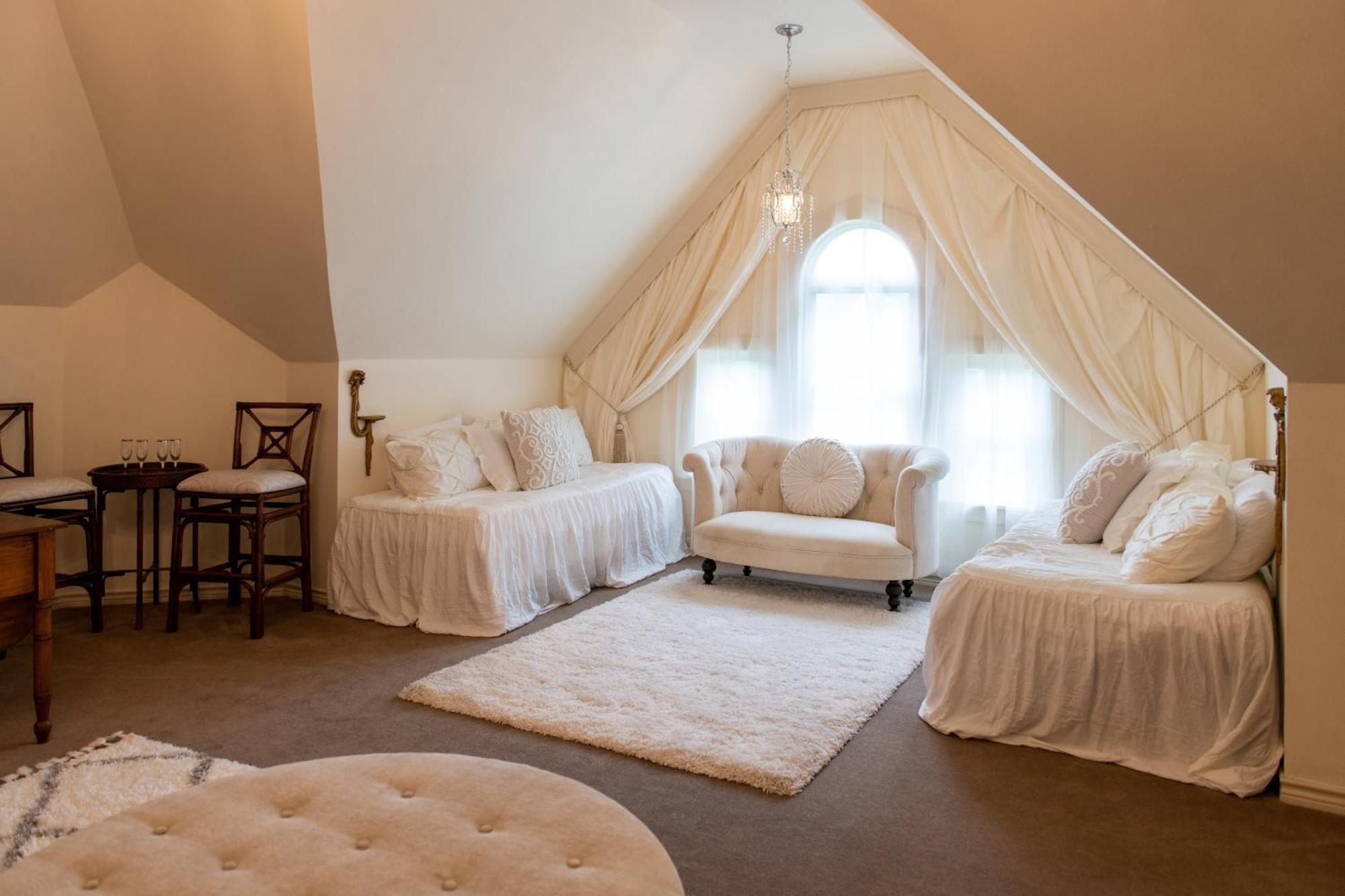Four Winds Victorian Venue & Suites Bonham Phòng bức ảnh